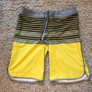 Mossimo men’s swim trunks - Size 34